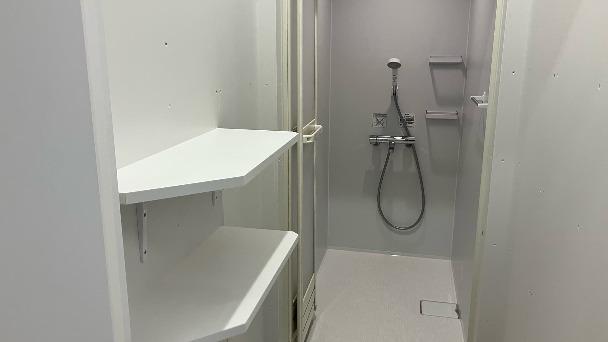 シャワーブース・ランドリー